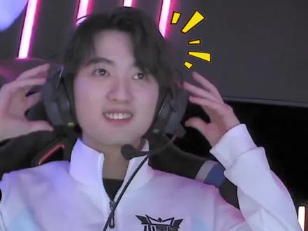 重磅！LPL官宣首发名单变动，Uzi取代Doggo出战，下路对线Viper